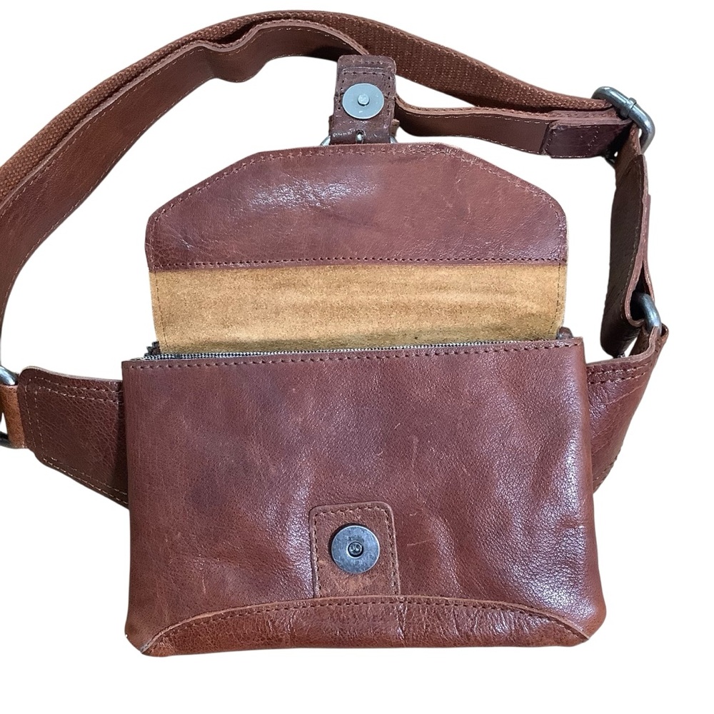 Spikes & Sparrow Brown Leather Hip Bag With Adjustbale Crossbody Snaps - Picture 6 of 12